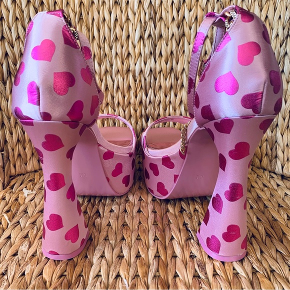 New Sugar Thrillz x Dolls Kill Chain Platform Heels. - Picture 3 of 7